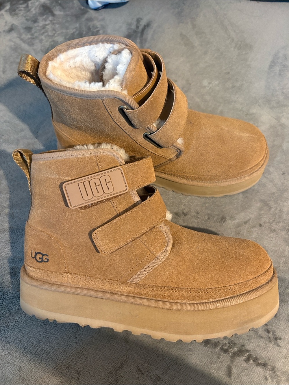 UGG Kids Chestnut Brown Suede Shearling-Lined Boots
